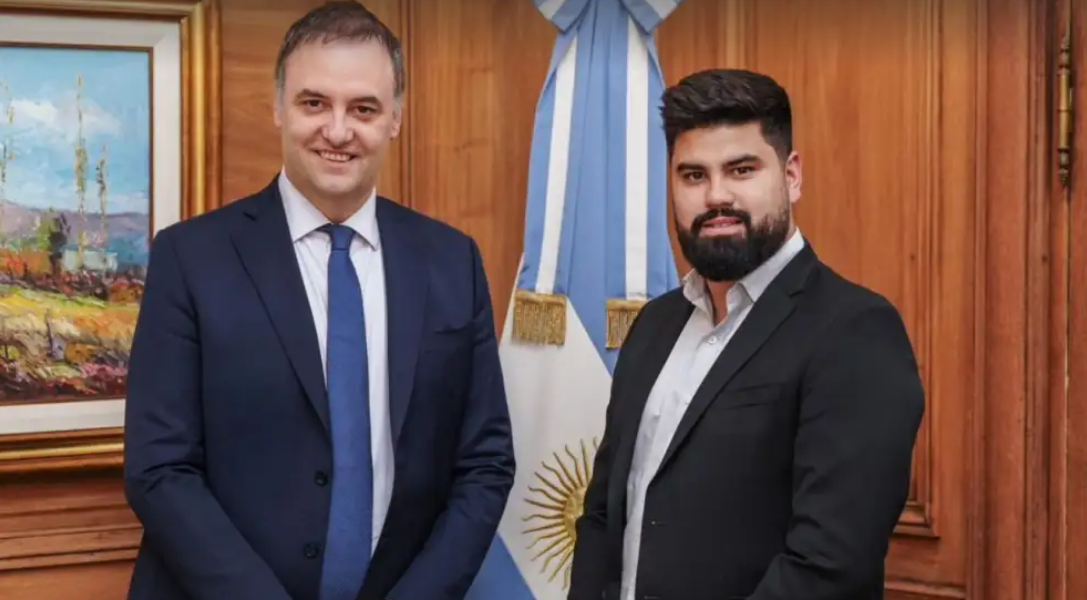 Adorni se reunirá con senadores libertarios antes de una sesión clave en el Senado