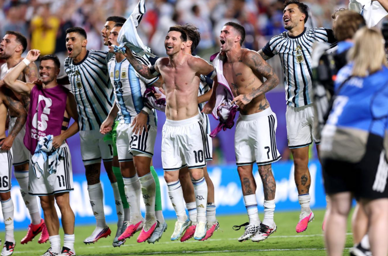 Argentina venció a Suiza en el alargue y jugará una semifinal histórica ante Inglaterra