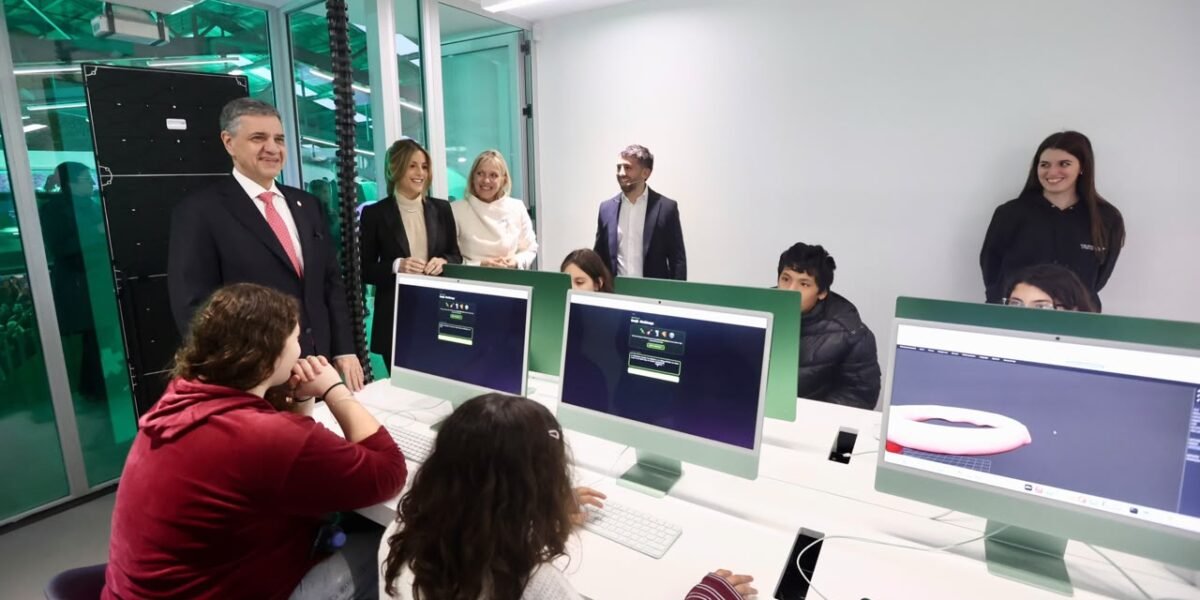 La Ciudad abre un nuevo centro TUMO y suma talleres de Inteligencia Artificial para miles de estudiantes