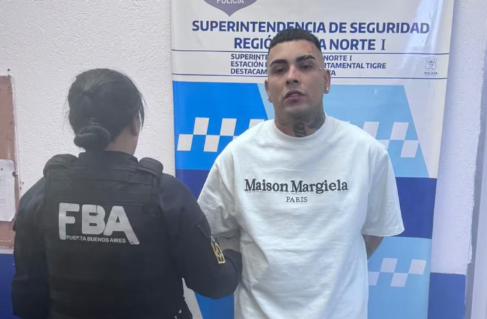 Detuvieron a Callejero Fino con un arma de guerra ilegal: iba al cumpleaños de J Rei